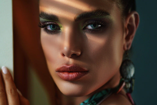 Transforming your eyeshadow into eyeliner